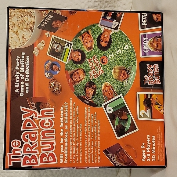 The Brady Bunch Party Board Game 3D Box Nostalgic Toy Card Game 3-8 players 9+ - Picture 7 of 7